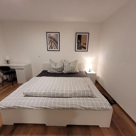 Living Flat, Eine Wohnung Mit Zwei Schlafzimmern Und Balkon Schorndorf  Exterior foto