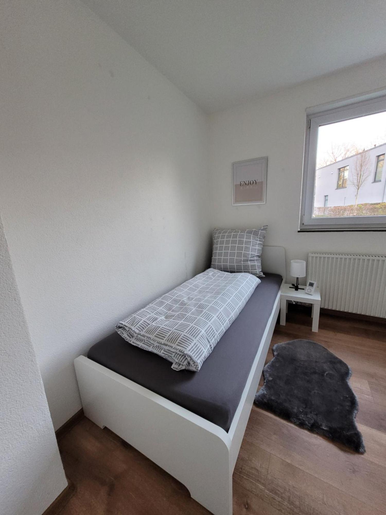 Living Flat, Eine Wohnung Mit Zwei Schlafzimmern Und Balkon Schorndorf  Exterior foto
