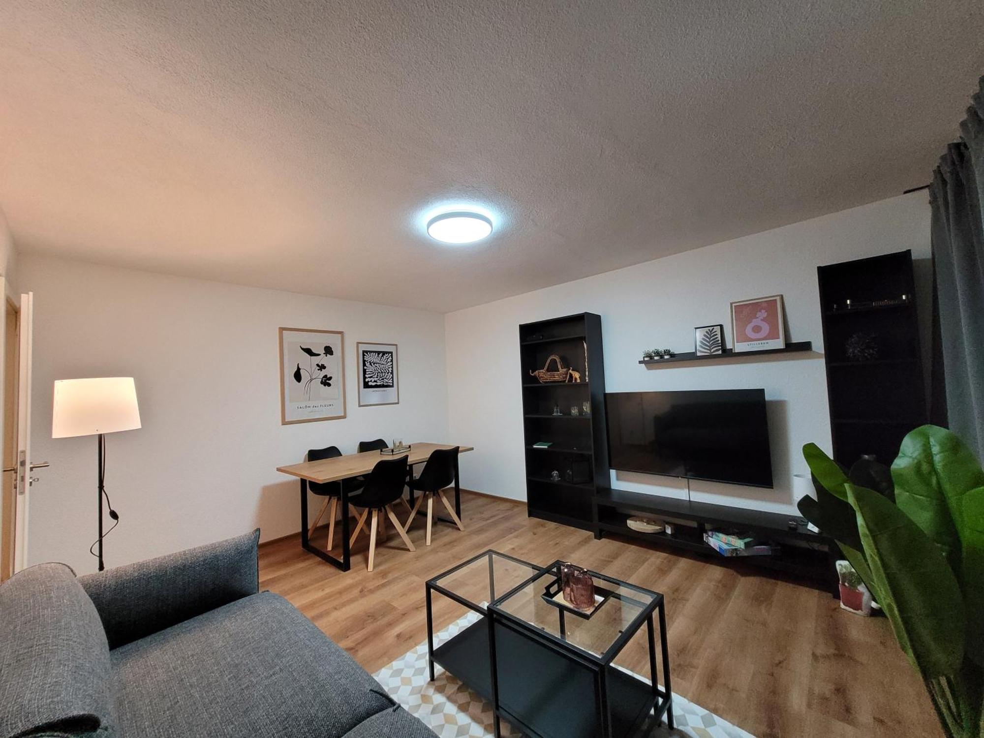 Living Flat, Eine Wohnung Mit Zwei Schlafzimmern Und Balkon Schorndorf  Exterior foto